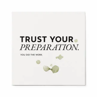 Freigestellte Prüfungskarte „TRUST YOUR PREPARATION“ auf cremefarbenem Naturpapier mit dezenten Aquarellflecken